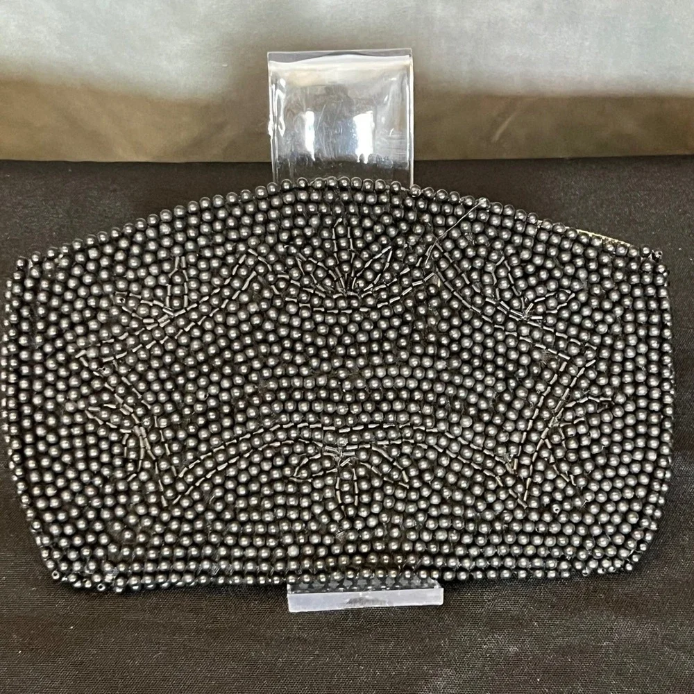 Vintage 1960s Japanese Hand-Beaded Clutch‎ Black Floral Leaf Design Small Purse